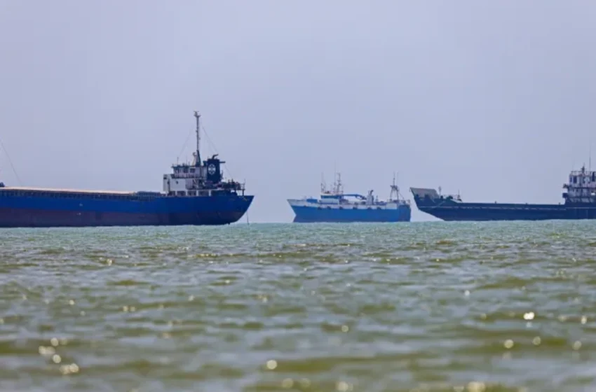  UN maritime agency evacuates stranded sailors from Strait of Hormuz